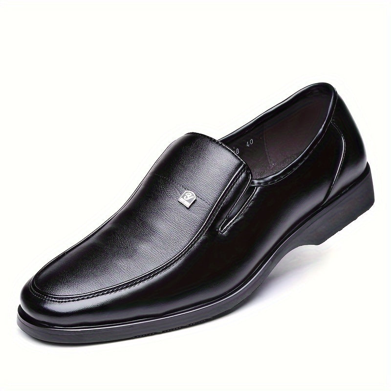 Fashionable casual men's shoes for office workers