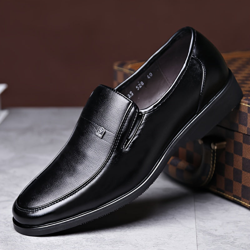 Fashionable casual men's shoes for office workers