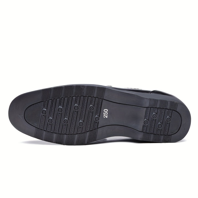 Fashionable casual men's shoes for office workers