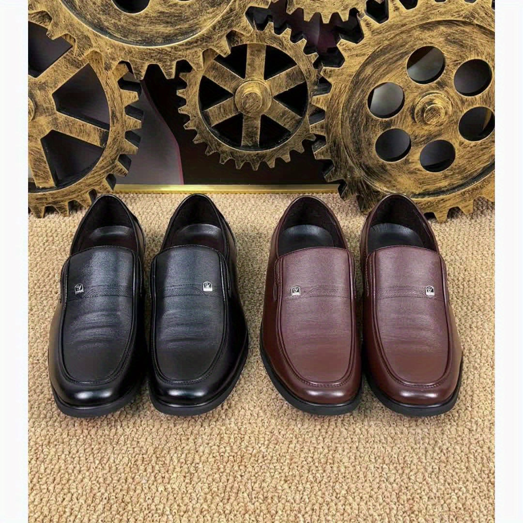 Fashionable casual men's shoes for office workers