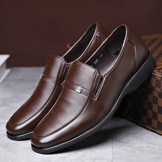 Fashionable casual men's shoes for office workers